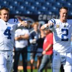 NFL, American Football Herren, USA Indianapolis Colts at Tennessee Titans Oct 23, 2022 Nashville, Tennessee, USA Indianapolis Colts quarterback Sam Ehlinger 4 and quarterback Matt Ryan 2 stretch before the game against the Tennessee Titans at Nissan Stadium. Nashville Nissan Stadium Tennessee USA, EDITORIAL USE ONLY PUBLICATIONxINxGERxSUIxAUTxONLY Copyright: xChristopherxHanewinckelx 20221023_lbm_usa_042
