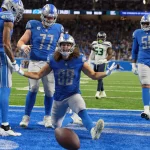 Seattle Seahawks vs Detroit Lions Detroit Lions tight end T.J. Hockenson 88 celebrates his two-point conversion during the second half of an NFL, American Football Herren, USA football game against the Seattle Seahawks in Detroit, Michigan USA, on Sunday, October 2, 2022 Detroit Michigan United States PUBLICATIONxNOTxINxFRA Copyright: xJorgexLemusx originalFilename:lemus-seattles221002_npugT.jpg