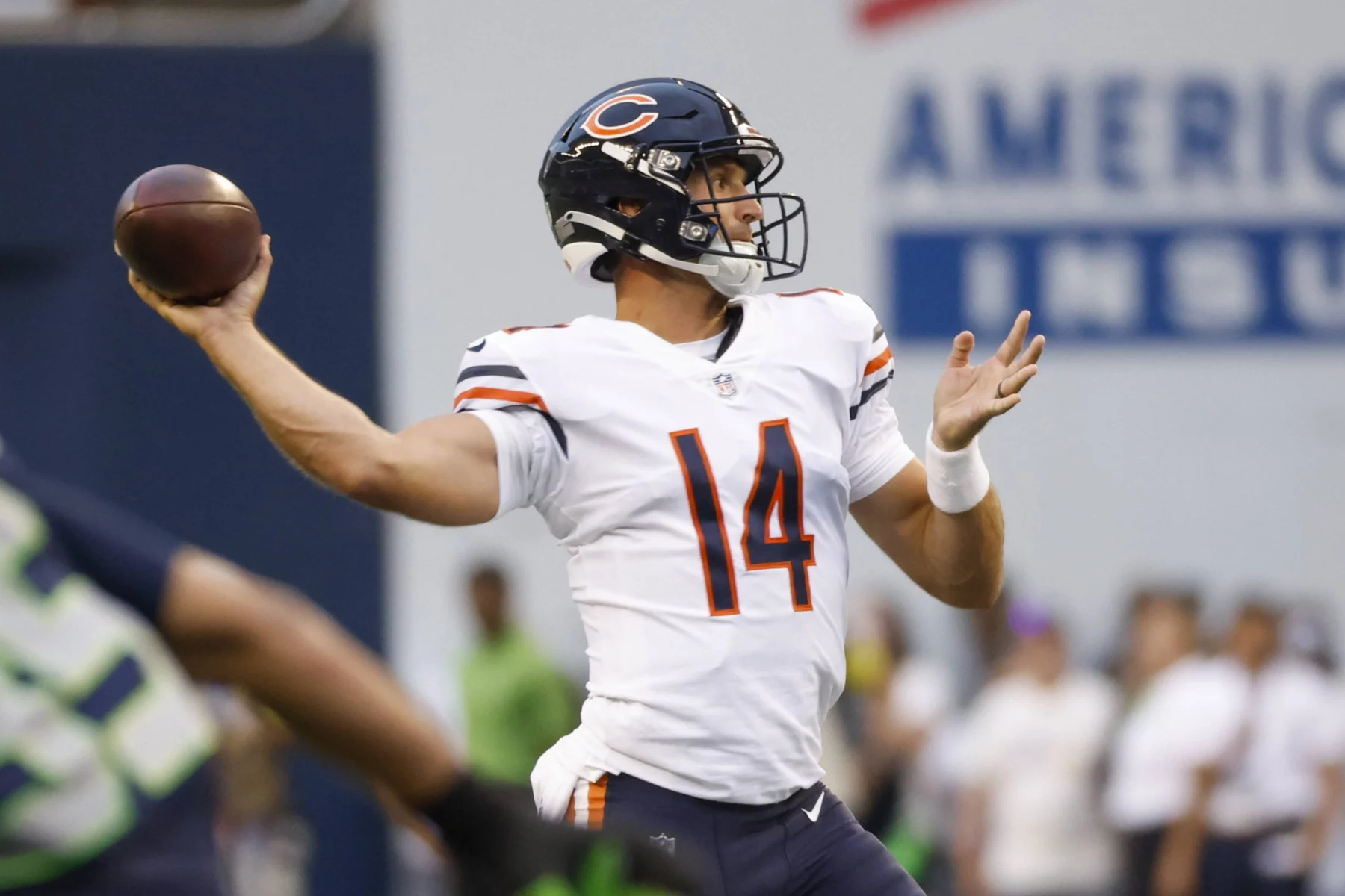 NFL, American Football Herren, USA Chicago Bears at Seattle Seahawks, Aug 18, 2022 Seattle, Washington, USA Chicago Bears quarterback Nathan Peterman 14 passes against the Seattle Seahawks during the fourth quarter at Lumen Field. Mandatory Credit: Joe Nicholson-USA TODAY Sports, 18.08.2022 19:39:21, 18890844, Chicago Bears, NPStrans, Nathan Peterman, NFL, Lumen Field, Seattle Seahawks PUBLICATIONxINxGERxSUIxAUTxONLY Copyright: xJoexNicholsonx 18890844