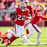 SANTA CLARA, CA - OCTOBER 23: San Francisco 49ers running back Jeff Wilson Jr. 22 runs the ball during the NFL, American Football Herren, USA professional football game between the Kansas City Chiefs and San Francisco 49ers on October 23, 2022 at Levis Stadium in Santa Clara, CA. Photo by Bob Kupbens/Icon Sportswire NFL: OCT 23 Chiefs at 49ers Icon22102311