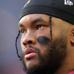 NFL, American Football Herren, USA Seattle Seahawks at Arizona Cardinals Nov 6, 2022 Glendale, Arizona, USA Arizona Cardinals quarterback Kyler Murray 1 looks on against the Seattle Seahawks during the first half at State Farm Stadium. Glendale State Farm Stadium Arizona USA, EDITORIAL USE ONLY PUBLICATIONxINxGERxSUIxAUTxONLY Copyright: xJoexCamporealex 20221106_tdc_aa9_583