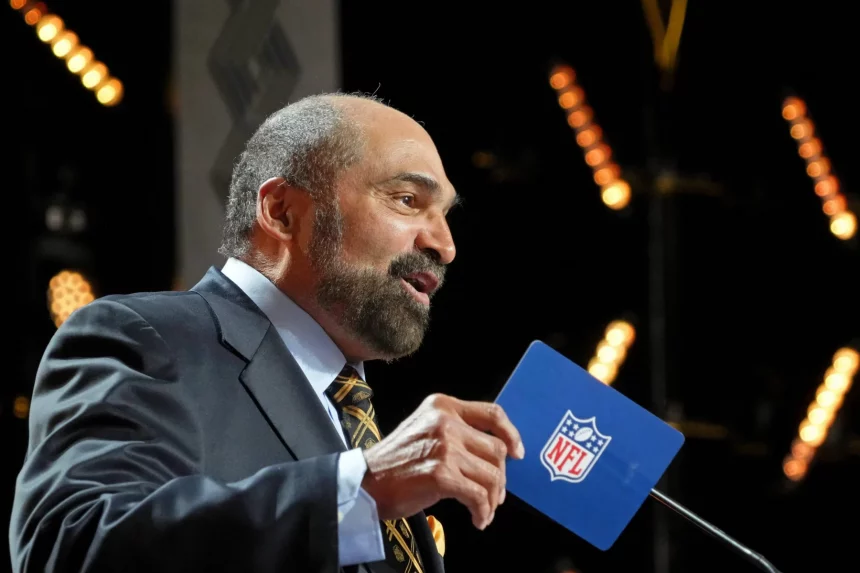 NFL, American Football Herren, USA NFL Draft, Apr 28, 2022 Las Vegas, NV, USA Hall of Famer Franco Harris speaks during the first round of the 2022 NFL Draft at the NFL Draft Theater. Mandatory Credit: Kirby Lee-USA TODAY Sports, 28.04.2022 19:20:58, 18171283, NPStrans, TopPic, NFL, NFL Draft PUBLICATIONxINxGERxSUIxAUTxONLY Copyright: xKirbyxLeex 18171283