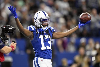 NFL, American Football Herren, USA Las Vegas Raiders at Indianapolis Colts, Jan 2, 2022 Indianapolis, Indiana, USA Indianapolis Colts wide receiver T.Y. Hilton 13 celebrates a touchdown during the second half against the Las Vegas Raiders at Lucas Oil Stadium. Raiders won 23-20. Mandatory Credit: Marc Lebryk-USA TODAY Sports, 02.01.2022 14:44:37, 17443351, Lucas Oil Stadium, NPStrans, Las Vegas Raiders, T.Y. Hilton, NFL, Indianapolis Colts, Raiders, TopPic PUBLICATIONxINxGERxSUIxAUTxONLY Copyright: xMarcxLebrykx 17443351