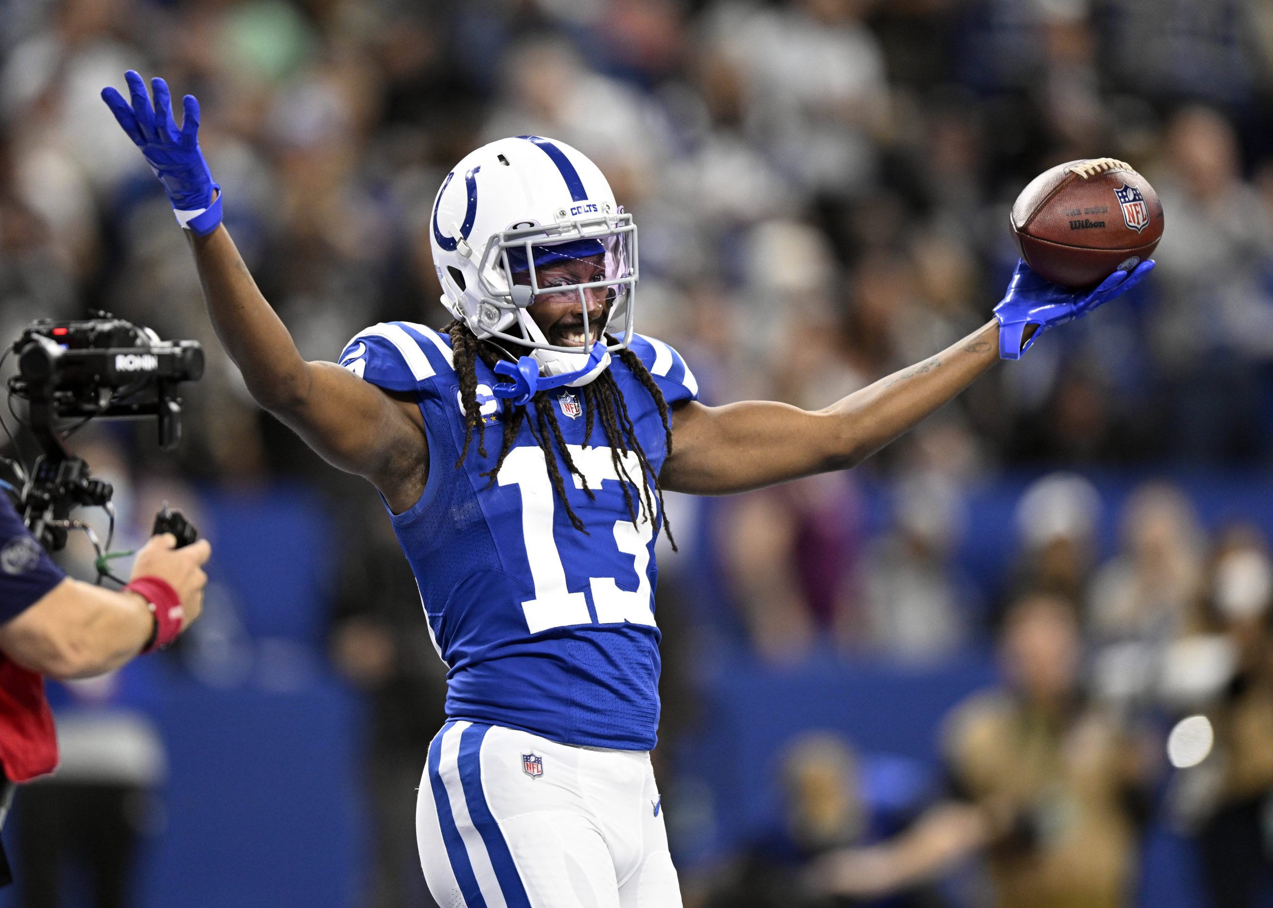 NFL, American Football Herren, USA Las Vegas Raiders at Indianapolis Colts, Jan 2, 2022 Indianapolis, Indiana, USA Indianapolis Colts wide receiver T.Y. Hilton 13 celebrates a touchdown during the second half against the Las Vegas Raiders at Lucas Oil Stadium. Raiders won 23-20. Mandatory Credit: Marc Lebryk-USA TODAY Sports, 02.01.2022 14:44:37, 17443351, Lucas Oil Stadium, NPStrans, Las Vegas Raiders, T.Y. Hilton, NFL, Indianapolis Colts, Raiders, TopPic PUBLICATIONxINxGERxSUIxAUTxONLY Copyright: xMarcxLebrykx 17443351