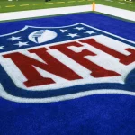 Weitere Regeländerungen, CA - Offseason 2024 - OCTOBER 30: Detail view of an NFL, American Football Herren, USA shield logo on the field during an NFL football game between the San Francisco 49ers and the Los Angeles Rams on October 30, 2022 at SoFi Stadium in Inglewood, CA. Photo by Ric Tapia/Icon Sportswire NFL: OCT 30 49ers at Rams Icon269221030068