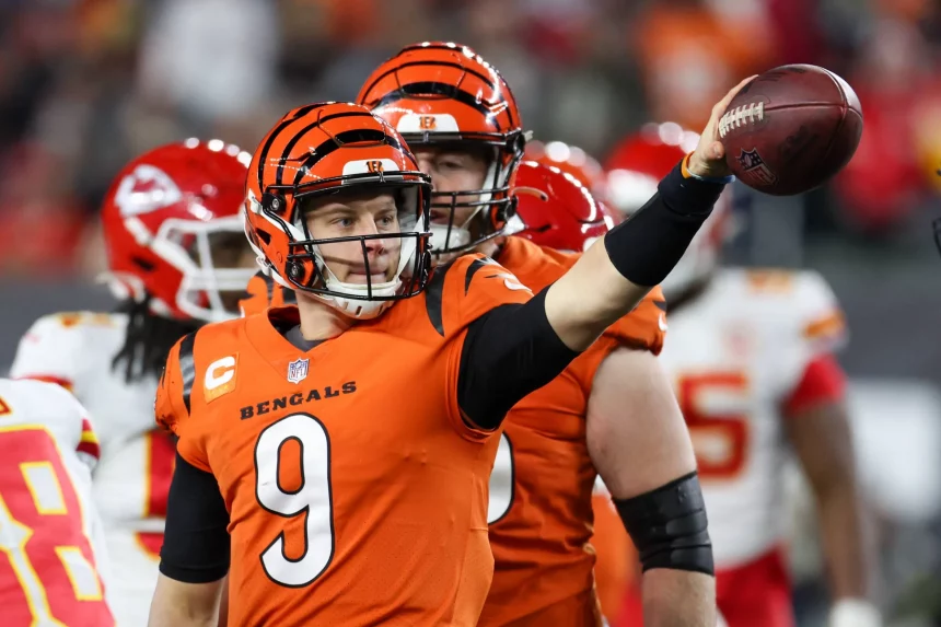 FootballR - NFL im Free TV - Joe Burrow am Feld mit den Bengals