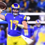 INGLEWOOD, CA - DECEMBER 08: Los Angeles Rams quarterback Baker Mayfield 17 throws a pass during the NFL, American Football Herren, USA game between the Las Vegas Raiders and the Los Angeles Rams on December 8, 2022, at SoFi Stadium in Inglewood, CA. Photo by Brian Rothmuller/Icon Sportswire NFL: DEC 08 Raiders at Rams Icon221208059