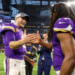 NFL, American Football Herren, USA Indianapolis Colts at Minnesota Vikings Dec 17, 2022 Minneapolis, Minnesota, USA Minnesota Vikings quarterback Kirk Cousins 8 and wide receiver K.J. Osborn 17 celebrate the win against the Indianapolis Colts after the game at U.S. Bank Stadium. With the win, the Minnesota Vikings clinched the NFC North. Minneapolis U.S. Bank Stadium Minnesota USA, EDITORIAL USE ONLY PUBLICATIONxINxGERxSUIxAUTxONLY Copyright: xMattxKrohnx 20221217_ojr_hw1_204