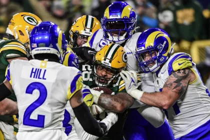 NFL, American Football Herren, USA Los Angeles Rams at Green Bay Packers Dec 19, 2022 Green Bay, Wisconsin, USA Green Bay Packers running back AJ Dillon 28 scores a touchdown in the second quarter against the Los Angeles Rams at Lambeau Field. Green Bay Lambeau Field Wisconsin USA, EDITORIAL USE ONLY PUBLICATIONxINxGERxSUIxAUTxONLY Copyright: xBennyxSieux 20221219_ojr_bs5_152