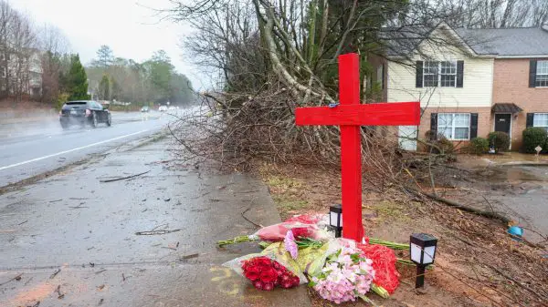 January 24, 2023: A memorial is shown for University of Georgia football player Devin Willock and UGA football staff member Chandler LeCroy at the site where their automobile crashed on Barnet Shoals Rd, Thursday, Jan. 19, 2023, in Athens, Georgia. Willock and LeCroy died from their injures. - ZUMAm67_ 20230124_zaf_m67_014 Copyright: xJasonxGetzx/xJason.Getzx