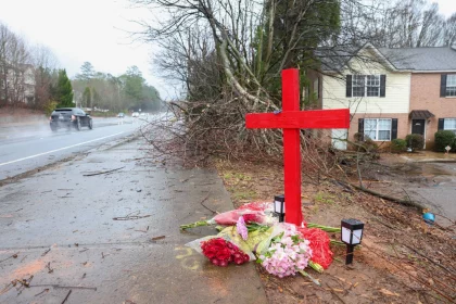 January 24, 2023: A memorial is shown for University of Georgia football player Devin Willock and UGA football staff member Chandler LeCroy at the site where their automobile crashed on Barnet Shoals Rd, Thursday, Jan. 19, 2023, in Athens, Georgia. Willock and LeCroy died from their injures. - ZUMAm67_ 20230124_zaf_m67_014 Copyright: xJasonxGetzx/xJason.Getzx