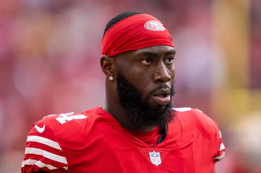 NFL, American Football Herren, USA Seattle Seahawks at San Francisco 49ers, September 18, 2022 Santa Clara, California, USA San Francisco 49ers defensive end Charles Omenihu 94 before the game against the Seattle Seahawks at Levi s Stadium. Mandatory Credit: Kyle Terada-USA TODAY Sports, 18.09.2022 12:57:54, 19136512, San Francisco 49ers, Seattle Seahawks, Levi s Stadium, Charles Omenihu, NFL PUBLICATIONxINxGERxSUIxAUTxONLY Copyright: xKylexTeradax 19136512