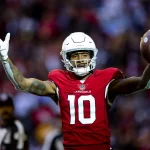 Deandre Hopkins - NFL, American Football Herren, USA Los Angeles Chargers at Arizona Cardinals Nov 27, 2022 Glendale, Arizona, USA Arizona Cardinals wide receiver DeAndre Hopkins 10 celebrates a touchdown against the Los Angeles Chargers in the first half at State Farm Stadium. Glendale State Farm Stadium Arizona USA, EDITORIAL USE ONLY PUBLICATIONxINxGERxSUIxAUTxONLY Copyright: xMarkxJ.xRebilasx 20221127_mjr_su5_004