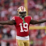 NFL, American Football Herren, USA New Orleans Saints at San Francisco 49ers Nov 27, 2022 Santa Clara, California, USA San Francisco 49ers wide receiver Deebo Samuel 19 gestures as he walks towards the team huddle after the New Orleans Saints turned the ball over on downs in the fourth quarter at Levi s Stadium. Santa Clara Levi s Stadium California USA, EDITORIAL USE ONLY PUBLICATIONxINxGERxSUIxAUTxONLY Copyright: xCaryxEdmondsonx 20221127_cec_se9_046