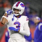 CINCINNATI, OH - JANUARY 02: Buffalo Bills safety Damar Hamlin 3 warms up prior to the game against the Buffalo Bills and the Cincinnati Bengals on January 2, 2023, at Paycor Stadium in Cincinnati, OH. Photo by Ian Johnson/Icon Sportswire NFL, American Football Herren, USA JAN 02 Bills at Bengals Icon230102008