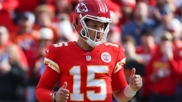 NFL Awards 2022 - MVP - KANSAS CITY, MO - JANUARY 01: Kansas City Chiefs quarterback Patrick Mahomes 15 signals thumbs-up in the second quarter of an AFC West game between the Denver Broncos and Kansas City Chiefs on January 1, 2023 at GEHA Field at.Arrowhead Stadium in Kansas City, MO. Photo by Scott Winters/Icon Sportswire NFL, American Football Herren, USA JAN 01 Broncos at Chiefs Icon2301010573