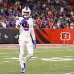 CINCINNATI, OH - JANUARY 02: Buffalo Bills safety Damar Hamlin 3 warms up before the game against the Buffalo Bills and the Cincinnati Bengals on January 2, 2023, at Paycor Stadium in Cincinnati, OH. Photo by Ian Johnson/Icon Sportswire NFL, American Football Herren, USA JAN 02 Bills at Bengals Icon230102073