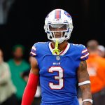Die bewegendsten NFL-Momente des Jahres 2023 - EAST RUTHERFORD, NJ - NOVEMBER 06: Buffalo Bills safety Damar Hamlin 3 during the National Football League game between the New York Jets and the Buffalo Bills on November 6, 2022 at MetLife Stadium in East Rutherford, New Jersey. Photo by Rich Graessle/Icon Sportswire NFL, American Football Herren, USA NOV 06 Bills at Jets Icon22110612356