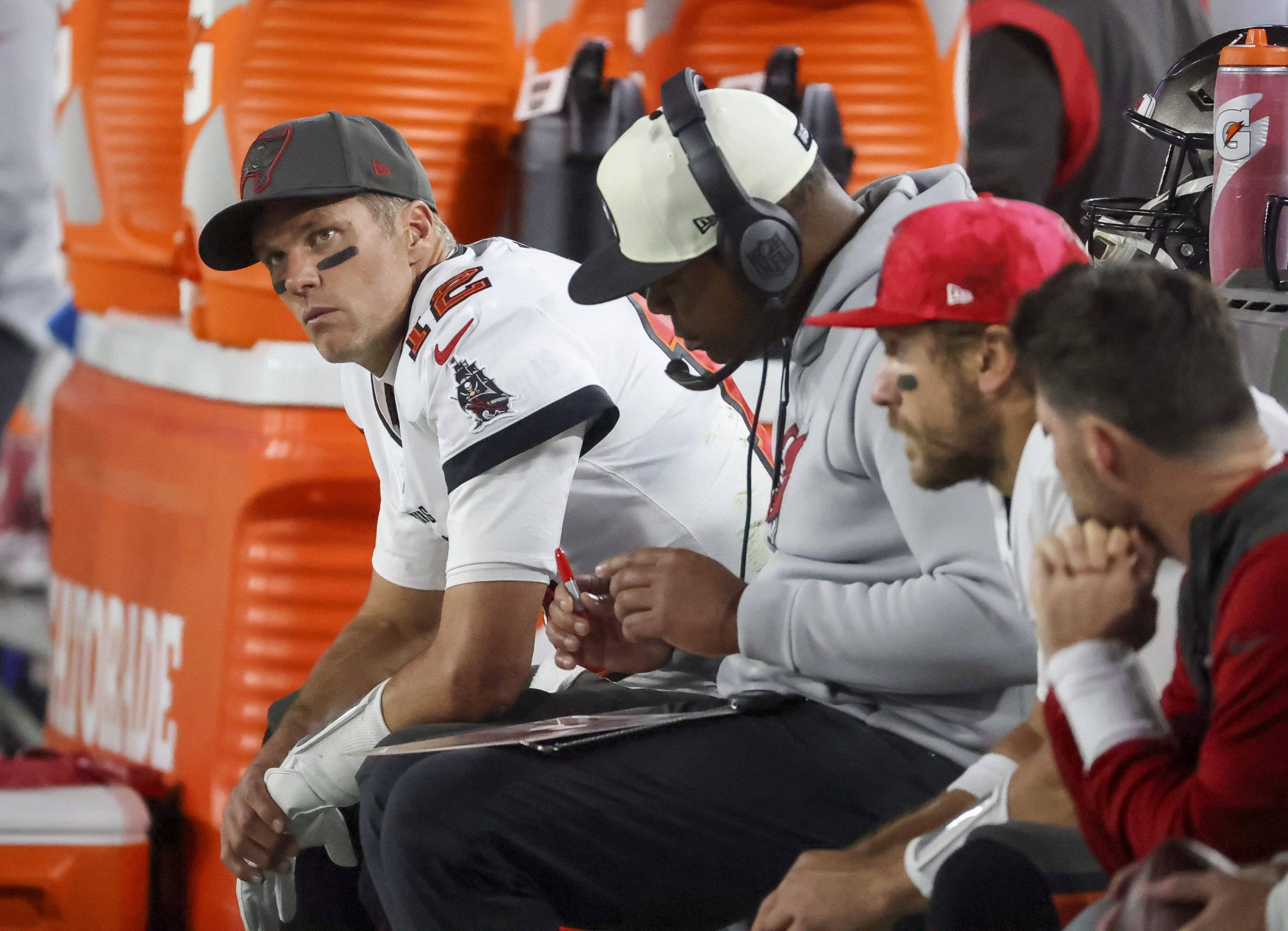 January 16, 2023, Tampa, Florida, USA: Tampa Bay Buccaneers quarterback Tom Brady 12, far left, is seen on the bench during the third quarter against the Dallas Cowboys in an NFC wild-card game Monday, Jan 16, 2023, in Tampa. Tampa USA - ZUMAs70_ 0199589763st Copyright: xDouglasxR.xCliffordx