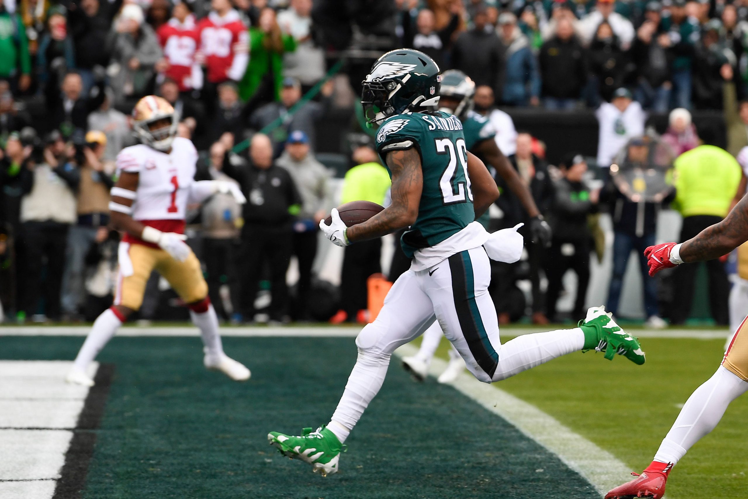 Jan 29, 2023 Philadelphia, Pennsylvania, USA Philadelphia Eagles running back Miles Sanders 26 runs in for a touch down during the first half of the NFC Championship against the San Francisco 49ers in Philadelphia, Pennsylvania. Mandatory Credit /CSM Philadelphia USA - ZUMAc04_ 20230129_zaf_c04_086 Copyright: xEricxCanhax