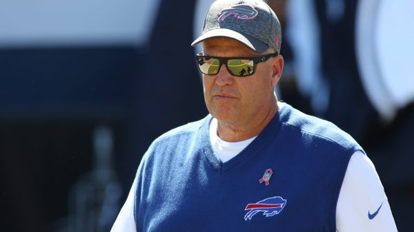 October 9, 2016 Los Angeles, CA...Buffalo Bills head coach Rex Ryan taking the field for the Buffalo Bills vs Los Angeles Rams at the Los Angeles Memorial Coliseum in Los Angeles, Ca on October 9th, 2016. (Absolute Complete Photographer & Company Credit: Jevone Moore / MarinMedia.org / Cal Media (Network Television please contact your Sales Representative for Television usage. NFL American Football Herren USA Football 2016: Buffalo Bills vs Los Angeles Rams OCT 09 - ZUMAc04_