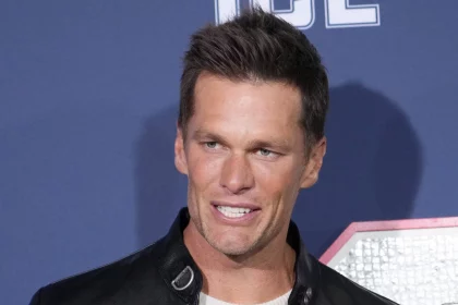 CA: 80 FOR BRADY Los Angeles Premiere - Arrivals Tom Brady arrives at the 80 FOR BRADY Los Angeles Premiere held at the Regency Village Theater in Westwood, CA on Tuesday, January 31, 2023. Los Angeles CA USA NOxUSExINxGERMANY PUBLICATIONxINxALGxARGxAUTxBRNxBRAxCANxCHIxCHNxCOLxECUxEGYxGRExINDxIRIxIRQxISRxJORxKUWxLIBxLBAxMLTxMEXxMARxOMAxPERxQATxKSAxSUIxSYRxTUNxTURxUAExUKxVENxYEMxONLY Copyright: xSipaxUSAx Editorial use only