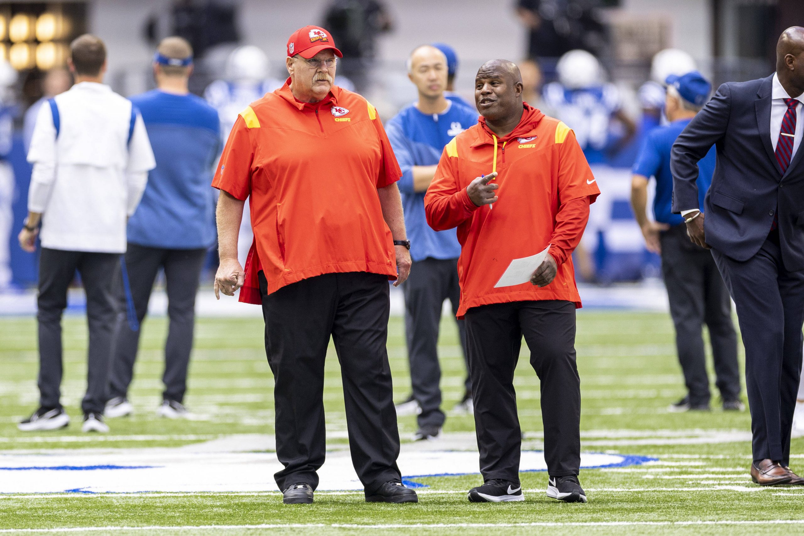 September 25, 2022: Kansas City Chiefs head coach Andy Reid and Offensive Coordinator Eric Bieniemy during pregame of NFL, American Football Herren, USA football game action between the Kansas City Chiefs and the Indianapolis Colts at Lucas Oil Stadium in Indianapolis, Indiana. Indianapolis defeated Kansas City 20-17. /CSM. USA - ZUMAc04_ 20220925_zaf_c04_183 Copyright: xJohnxMersitsx