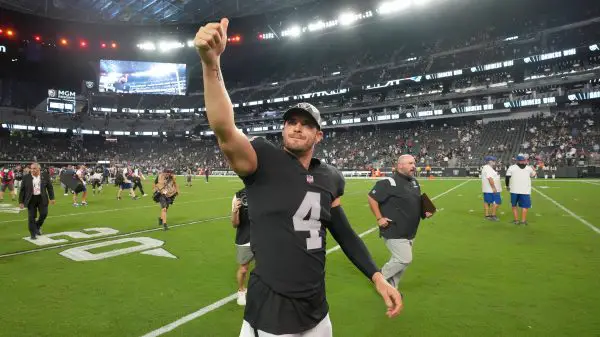 NFL, American Football Herren, USA New England Patriots at Las Vegas Raiders, Aug 26, 2022 Paradise, Nevada, USA Las Vegas Raiders quarterback Derek Carr 4 gestures toward the crowd after the game against the New England Patriots at Allegiant Stadium. Mandatory Credit: Kirby Lee-USA TODAY Sports, 26.08.2022 23:04:42, 18932209, NPStrans, Las Vegas Raiders, Derek Carr, NFL, New England Patriots, Allegiant Stadium, TopPic PUBLICATIONxINxGERxSUIxAUTxONLY Copyright: xKirbyxLeex 18932209