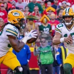 NFL, American Football Herren, USA Green Bay Packers at Kansas City Chiefs, Nov 7, 2021 Kansas City, Missouri, USA Green Bay Packers quarterback Jordan Love 10 pitches the ball to running back Aaron Jones 33 against the Kansas City Chiefs during the first half at GEHA Field at Arrowhead Stadium. Mandatory Credit: Denny Medley-USA TODAY Sports, 07.11.2021 15:27:07, 17116163, NPStrans, Jordan Love, NFL, Kansas City Chiefs, Arrowhead Stadium, Aaron Jones, Green Bay Packers, TopPic PUBLICATIONxINxGERxSUIxAUTxONLY Copyright: xDennyxMedleyx 17116163