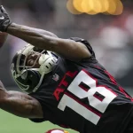 NFL, American Football Herren, USA Washington Football Team at Atlanta Falcons, Oct 3, 2021 Atlanta, Georgia, USA Atlanta Falcons wide receiver Calvin Ridley 18 tries to catch a pass against the Washington Football Team during the second half at Mercedes-Benz Stadium. Mandatory Credit: Dale Zanine-USA TODAY Sports, 03.10.2021 15:17:20, 16886267, NPStrans, Mercedes-Benz Stadium, NFL, Washington Football Team, Calvin Ridley, Atlanta Falcons PUBLICATIONxINxGERxSUIxAUTxONLY Copyright: xDalexZaninex 16886267