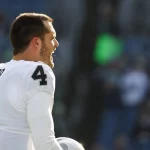 NFL, American Football Herren, USA Las Vegas Raiders at Seattle Seahawks Nov 27, 2022 Seattle, Washington, USA Las Vegas Raiders quarterback Derek Carr 4 stretches during pregame warmups against the Seattle Seahawks at Lumen Field. Seattle Lumen Field Washington USA, EDITORIAL USE ONLY PUBLICATIONxINxGERxSUIxAUTxONLY Copyright: xJoexNicholsonx 20221127_jmn_sn8_006
