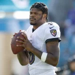 Lamar Jackson am Feld beim Aufwärmen
