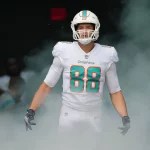 Mike Gesicki - MIAMI GARDENS, FL - NOVEMBER 27: Miami Dolphins tight end Mike Gesicki 88 enters during pregame introductions before the game between the Houston Texans and the Miami Dolphins on Sunday, November 27, 2022 at Hard Rock Stadium in Miami Gardens, Fla. Photo by Peter Joneleit/Icon Sportswire NFL, American Football Herren, USA NOV 27 Texans at Dolphins Icon221127087