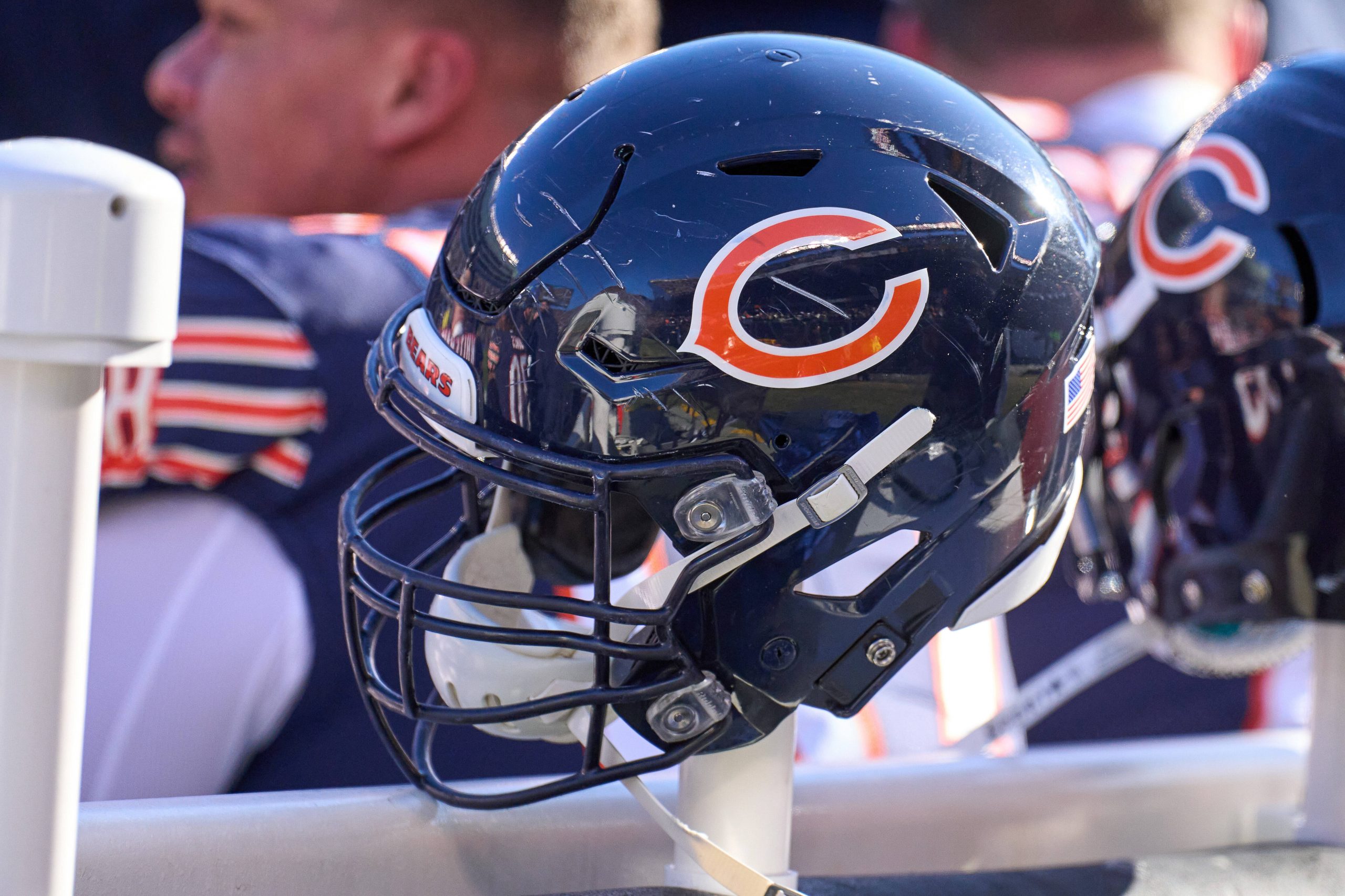 CHICAGO, IL - DECEMBER 18: A detail view of a Chicago Bears helmet is seen in action during a game between the Philadelphia Eagles and the Chicago Bears on December 18, 2022, at Soldier Field in Chicago, IL. Photo by Robin Alam/Icon Sportswire NFL, American Football Herren, USA DEC 18 Eagles at Bears Icon164221218028
