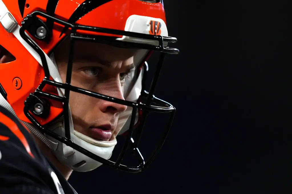 NFL, American Football Herren, USA Baltimore Ravens at Cincinnati Bengals Jan 15, 2023 Cincinnati, Ohio, USA Cincinnati Bengals quarterback Joe Burrow 9 warms up before an NFL wild-card playoff football game between the Baltimore Ravens and the Cincinnati Bengals during a wild card game at Paycor Stadium. Cincinnati Paycor Stadium Ohio USA, EDITORIAL USE ONLY PUBLICATIONxINxGERxSUIxAUTxONLY Copyright: xKareemxElgazzarx 20230115_szo_vw2_0109A