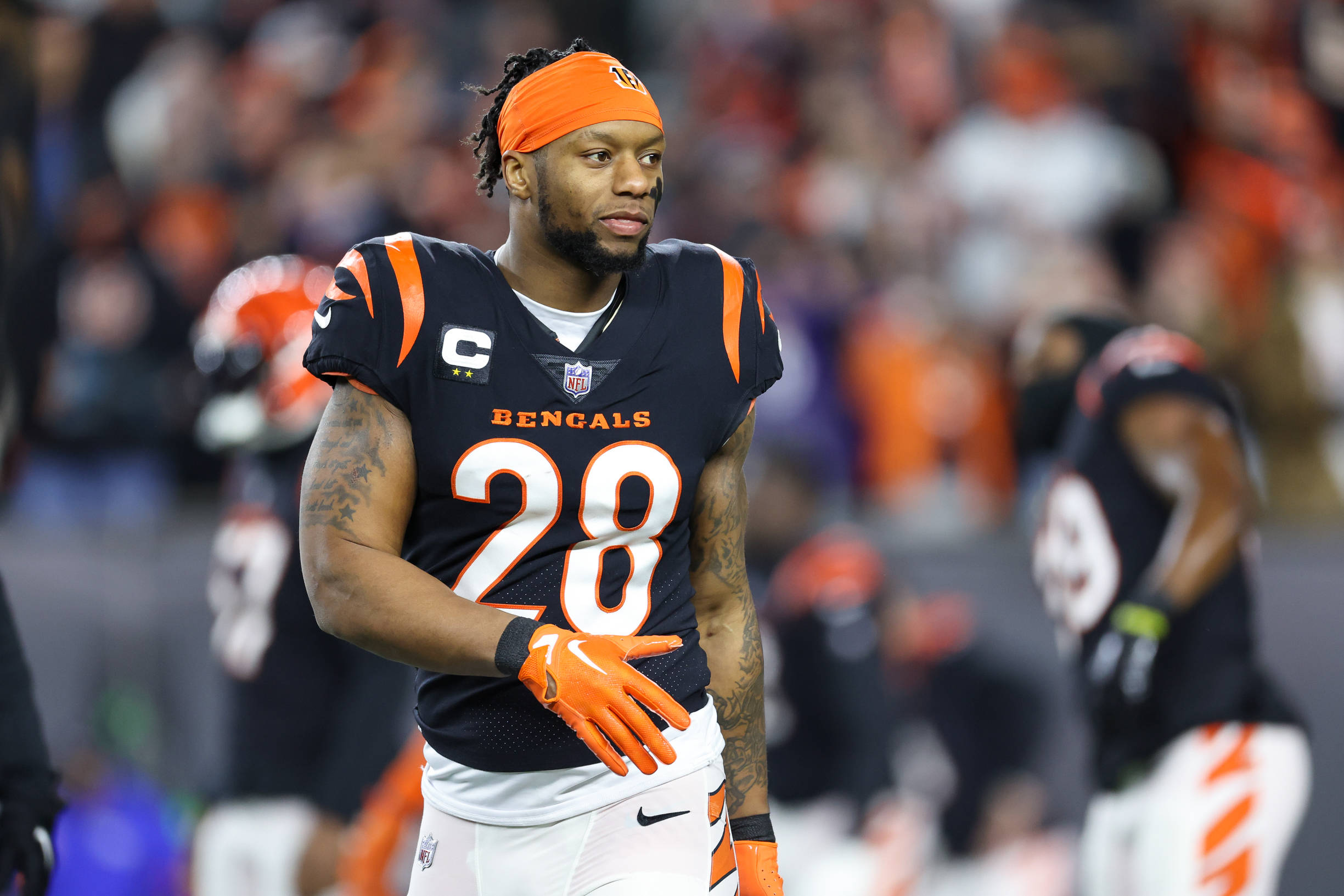 CINCINNATI, OH - JANUARY 15: Cincinnati Bengals running back Joe Mixon 28 warms up before the game against the Baltimore Ravens and the Cincinnati Bengals on January 15, 2023, at Paycor Stadium in Cincinnati, OH. Photo by Ian Johnson/Icon Sportswire NFL, American Football Herren, USA JAN 15 AFC Wild Card Playoffs - Ravens at Bengals Icon230115070
