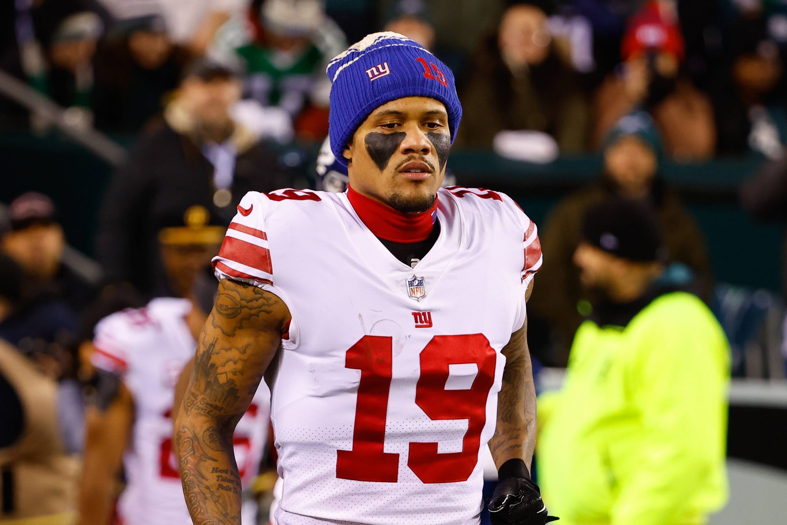 PHILADELPHIA, PA - JANUARY 21: New York Giants wide receiver Kenny Golladay 19 enters the field prior the NFC Divisional playoff game between the Philadelphia Eagles and the New York Giants on January 21, 2023 at Lincoln Financial Field in Philadelphia, Pennsylvania. Photo by Rich Graessle/Icon Sportswire NFL, American Football Herren, USA JAN 21 NFC Divisional Playoffs - Giants at Eagles Icon23012112835