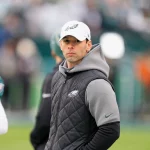 PHILADELPHIA, PA - JANUARY 29: Philadelphia Eagles defensive coordinator Jonathan Gannon looks on during the Championship game between the San Fransisco 49ers and the Philadelphia Eagles on January 29, 2023. Photo by Andy Lewis/Icon Sportswire NFL, American Football Herren, USA JAN 29 NFC Championship - 49ers at Eagles Icon230129012