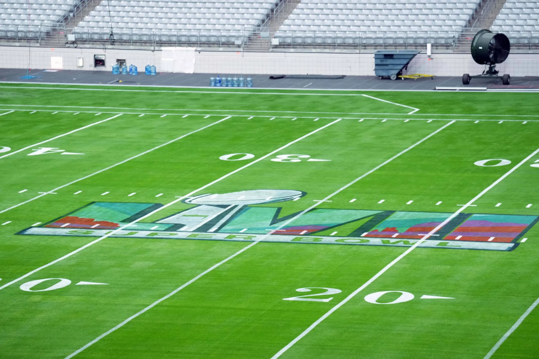 NFL, American Football Herren, USA Super Bowl LVII-Stadium and Field Preparation press conference, PK, Pressekonferenz Jan 31, 2023 Glendale, AZ, USA Details of the field during a Super Bowl LVII stadium and field preparation press conference at State Farm Stadium. Glendale State Farm Stadium AZ USA, EDITORIAL USE ONLY PUBLICATIONxINxGERxSUIxAUTxONLY Copyright: xJoexCamporealex 20230131_jca_aa9_015