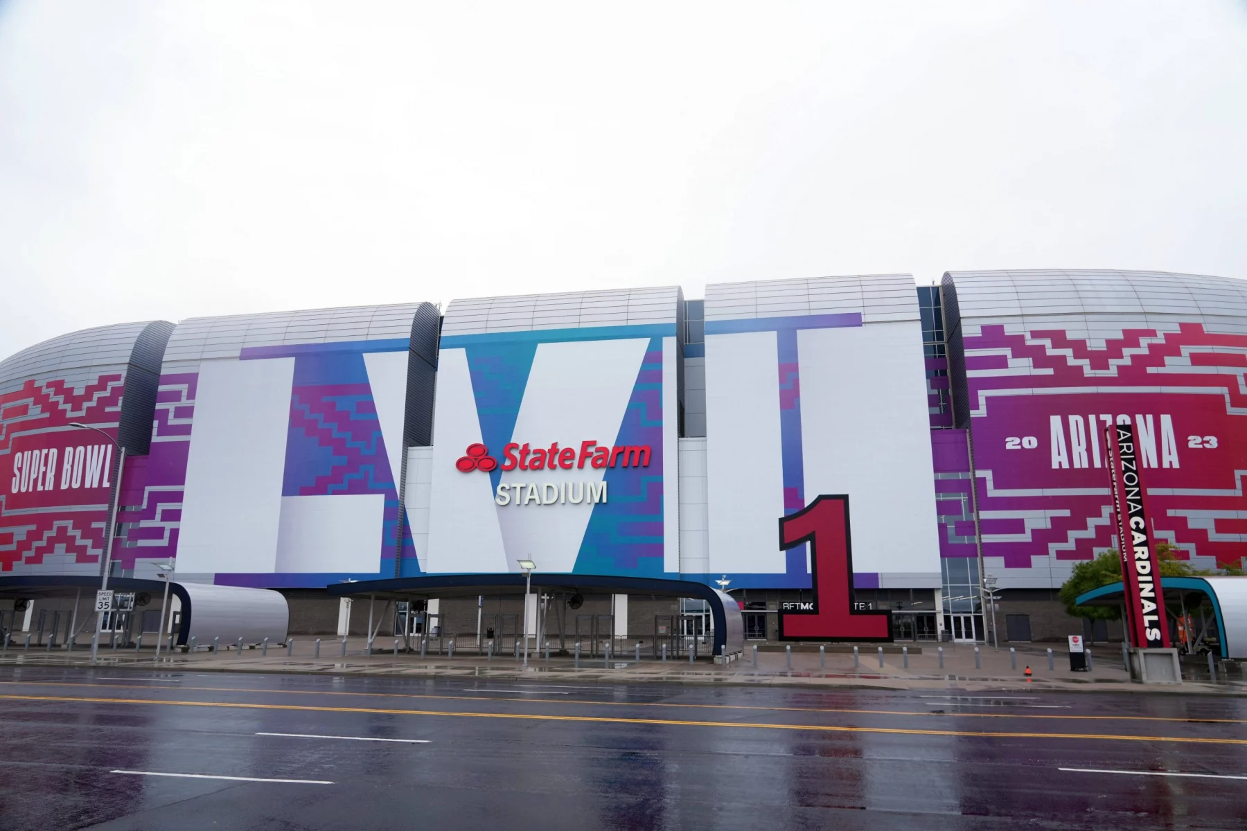 NFL, American Football Herren, USA Super Bowl LVII-Stadium and Field Preparation press conference, PK, Pressekonferenz Jan 31, 2023 Glendale, AZ, USA A view of the stadium during a Super Bowl LVII stadium and field preparation press conference at State Farm Stadium. Glendale State Farm Stadium AZ USA, EDITORIAL USE ONLY PUBLICATIONxINxGERxSUIxAUTxONLY Copyright: xJoexCamporealex 20230131_jca_aa9_019