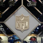 NFL Offseason 2023, Free Agency 2024 NFL, American Football Herren, USA Super Bowl LVII-Super Bowl Experience Feb 7, 2023 Phoenix, AZ, USA A NFL shield logo at the Super Bowl LVII Experience at the Phoenix Convention Center. Phoenix Phoenix Convention Center Arizona United States, EDITORIAL USE ONLY PUBLICATIONxINxGERxSUIxAUTxONLY Copyright: xKirbyxLeex 20230207_JAB_al2_184