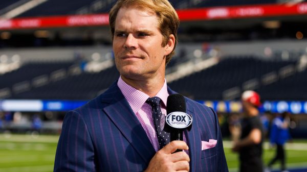 Lions und 49ers: Rekordquoten für Fox • FootballR Greg olsen INGLEWOOD, CA - OCTOBER 30: Fox Sports Greg Olsen Lead NFL, American Football Herren, USA Analyst during an NFL football game between the San Francisco 49ers and the Los Angeles Rams on October 30, 2022 at SoFi Stadium in Inglewood, CA. Photo by Ric Tapia/Icon Sportswire NFL: OCT 30 49ers at Rams Icon269221030072