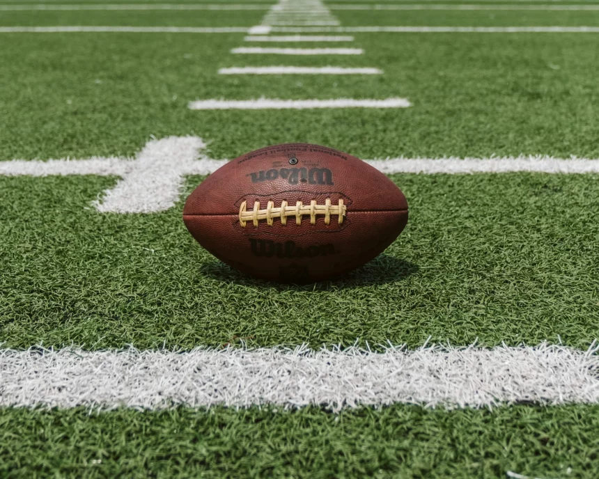 American Football auf einem Feld