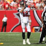 Tom Brady nach umstrittenen Roughing the Passer. Strafe soll im Rahmen der NFL Regeländerungen überprüfbar werden.