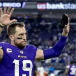 Receiver Adam Thielen verabschiedet sich von den Stadionbesuchern