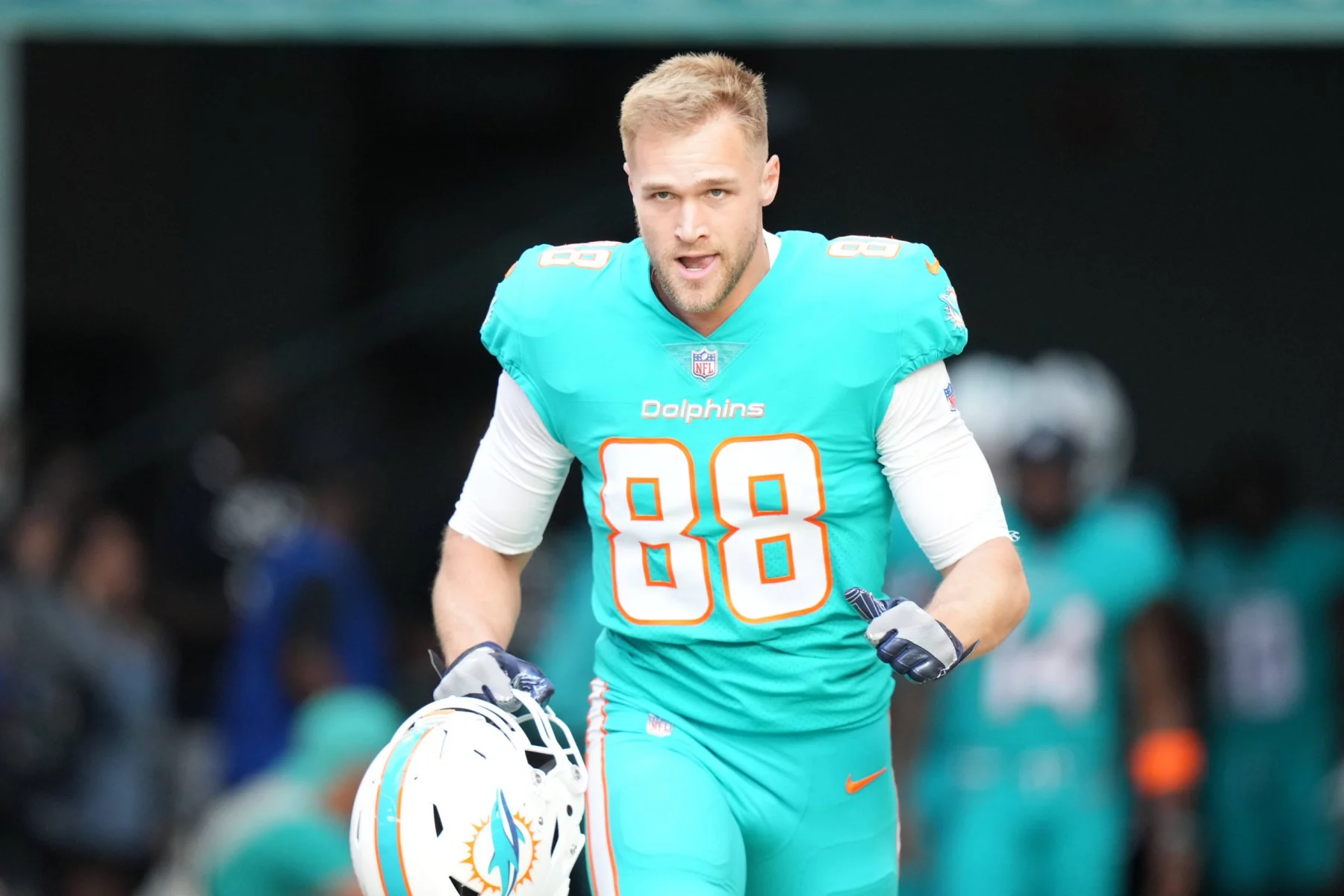 Tight End Mike Gesicki uterschreibt bei den Patriots