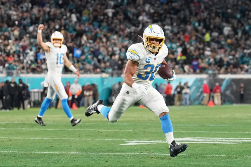 Austin Ekeler am Weg zu einem Touchdown