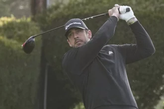 Golfturnier mit Star Quarterback Aaron Rodgers. Trade Vorbereitungen laufen - Jimmy Kimmel im Klinsch mit QB