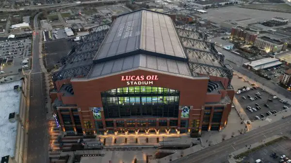 NFL, American Football Herren, USA Combine Feb 28, 2023 Indianapolis, IN, USA A general overall aerial view of Lucas Oil Stadium, the home of the Indianapolis Colts and the site of the 2023 NFL Combine. Indianapolis Indiana Convention Center Indiana United States, EDITORIAL USE ONLY PUBLICATIONxINxGERxSUIxAUTxONLY Copyright: xKirbyxLeex 20230228_hmb_al2_006