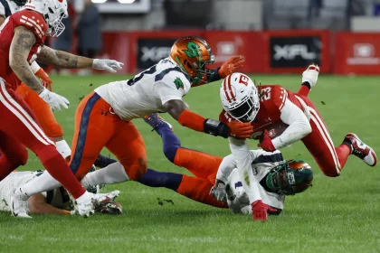 XFL: Seattle Sea Dragons at D.C. Defenders Feb 19, 2023 Washington, DC, USA D.C. Defenders running back Ryquell Armstead 23 dives for a first down against the Seattle Sea Dragons during the fourth quarter at Audi Field. Washington Audi Field DC USA, EDITORIAL USE ONLY PUBLICATIONxINxGERxSUIxAUTxONLY Copyright: xGeoffxBurkex 20230219_gkb_sb4_029